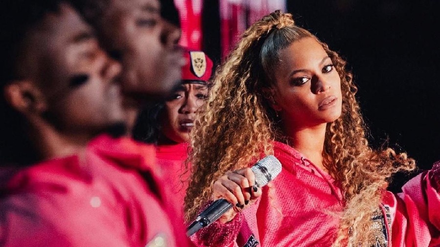 Film Homecoming mengantarkan Beyonce berhasil meraih enam nominasi di ajang Emmy Awards 2019.