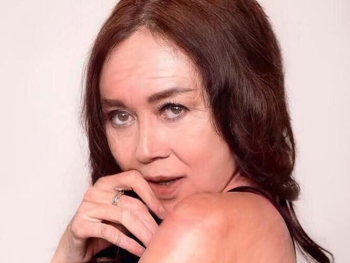 Para selebriti terkenal sedang terserang deman aplikasi Face App&comma; yang membuat wajah terlihat tua&period; Penasaran&quest;