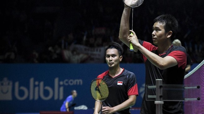 Ganda putra Indonesia, Mohammad Ahsan/Hendra Setiawan, meminta agar panitia Indonesia Open 2019 segera memasang hawkeye di Istora Senayan.