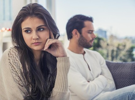 10 Ucapan Manis Saat Bunda Merasa Bersalah pada Suami