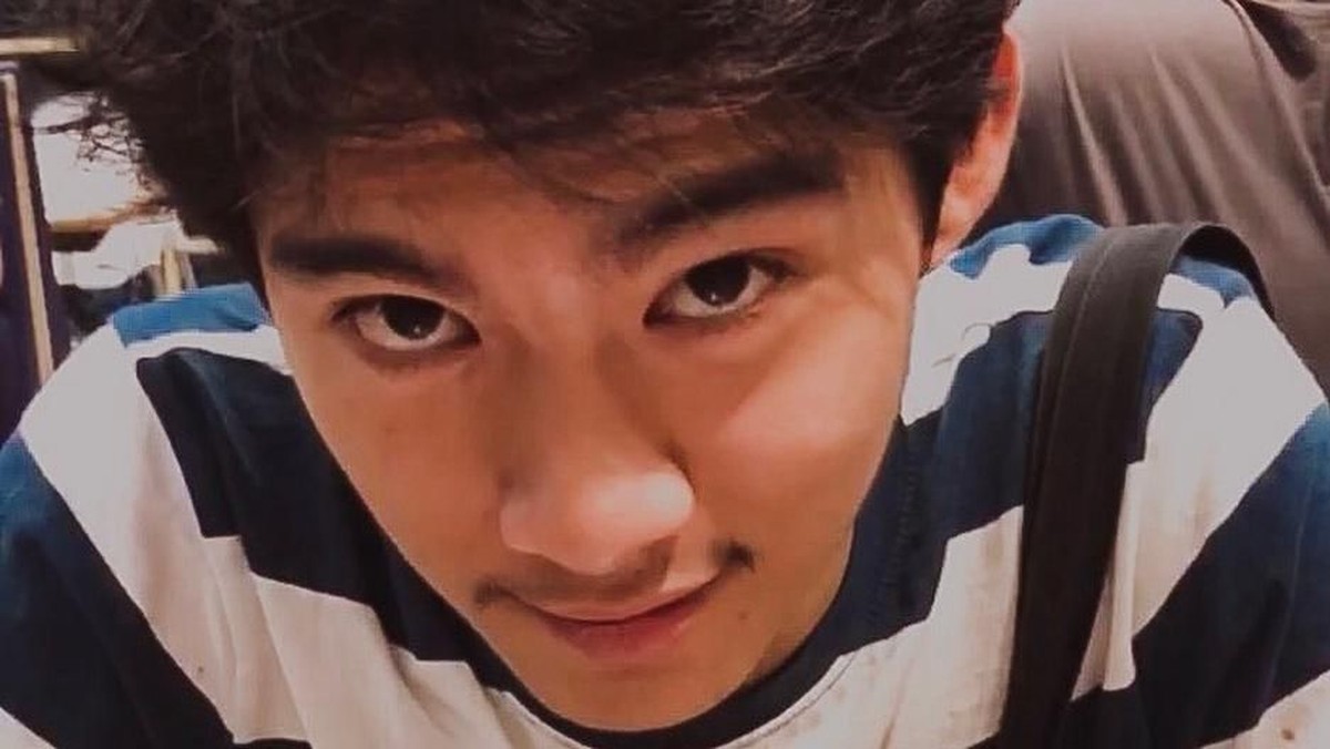 Gusti Rayhan adalah salah satu artis muda yang sedang menjadi perbincangan&period; Ia aktif di musik dan dunia akting&period; 