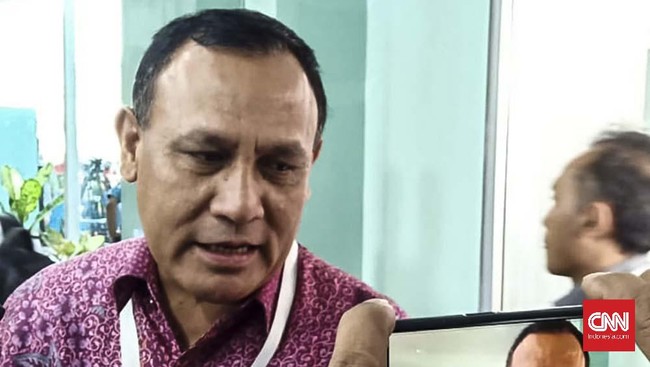 Calon pimpinan KPK Firli Bahuri dicecar oleh anggota Komisi III soal pertemuannya dengan Eks Gubernur NTB Zainul Majdi saat menjabat sebagai Dirdik KPK.