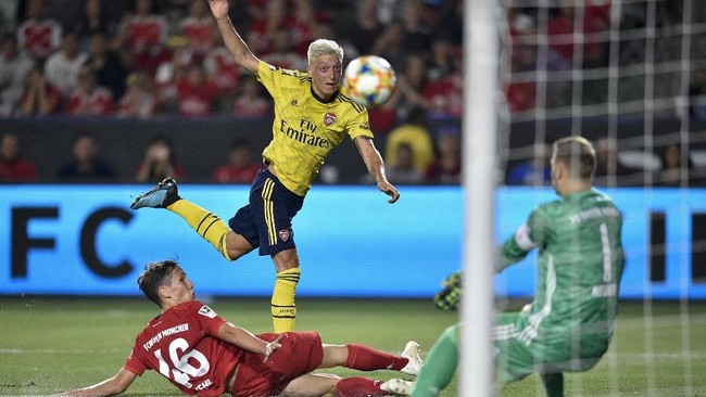 Arsenal mengalahkan Bayern Munchen 2-1 dalam ajang International Champions Cup di Stadion Dignity Health Sports Park, California, AS, Kamis (18/7) pagi WIB.