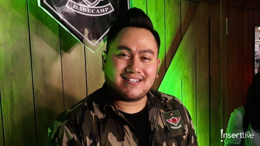Delon Thamrin, Ajun Perwira dan Nassar Sungkar berhasil menggaet janda kaya untuk menikah dengannya. 