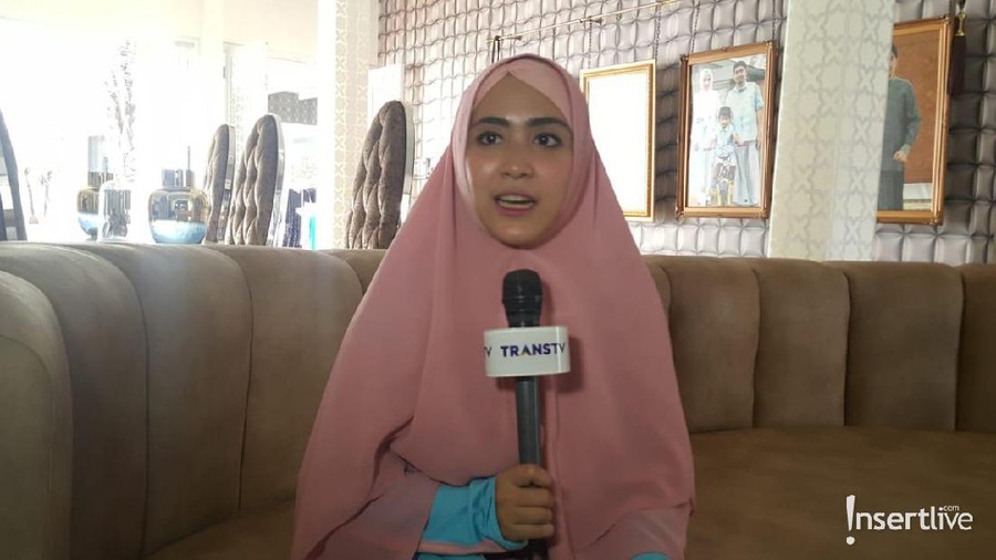 Mengapa April Jasmine Jaga Jarak dengan 3 Anaknya? Cara April Jasmine melatih kemandirian anak-anaknya.