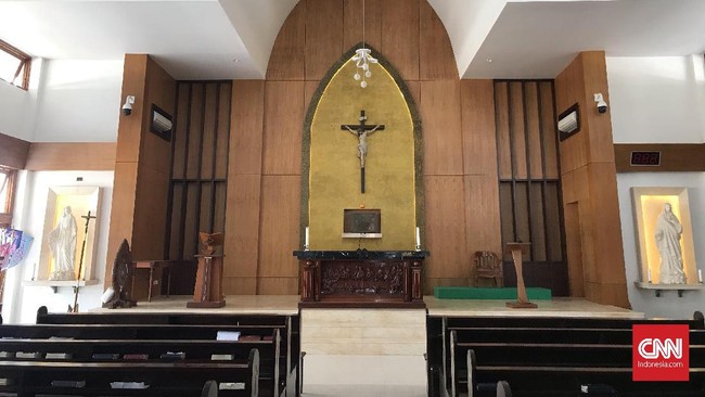 Pengurus Gereja Hati Kudus Yesus di Jonggol, Jawa Barat, membantah usaha mendirikan gereja selama 42 tahun. Pembangunan gereja disebutnya baru mulai 2009.