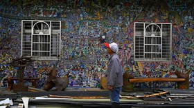 FOTO: Graffiti Peneman Desa Lansia di Taiwan