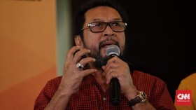 Politikus Partai Golkar Yorrys Raweyai memberi sambutan saat konfrensi pers deklrasi calon ketum Partai Golkar  periode 2019-2024 yang diselenggarakan oleh Gerakan Milenial Partai Golkar (Gempar), Jakarta, 18 Juli 2019.