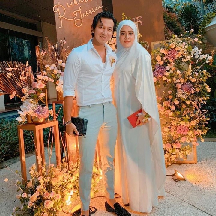 Sonny Septian menikah dengan Fairuz A. Rafiq pada 21 Mei 2017. (Foto: Instagram @sonnyseptian)<span class="im"><br /></span>