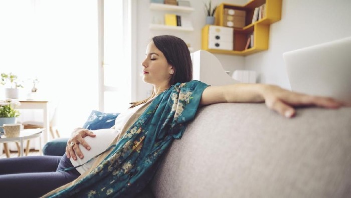 Portrait of a beautiful pregnant woman