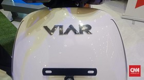 Detik-detik Ledakan dari Bagasi Motor Listrik Viar Milik Grab