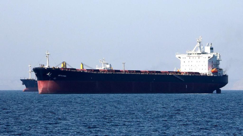 7 Kapal Tanker Malaysia Terjebak Antrean di Selat Hormuz