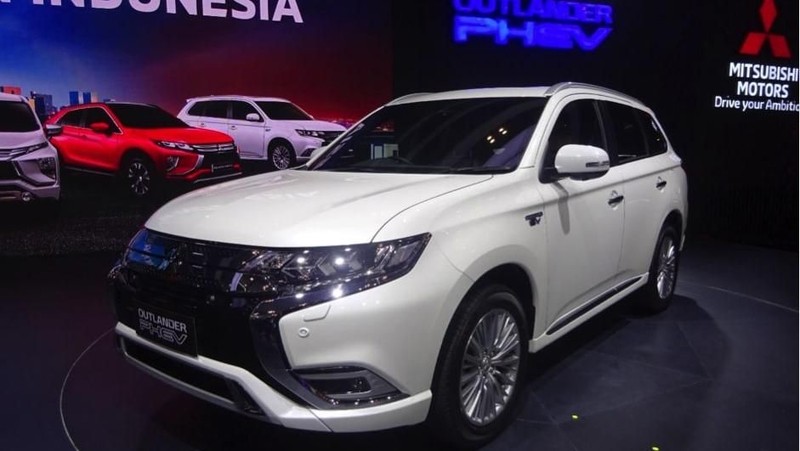 Mitsubishi Motors Krama Yudha Sales Indonesia (MMKSI) meluncurkan Outlander PHEV di ajang Gaikindo Indonesia International Auto Show (GIIAS) 2019
