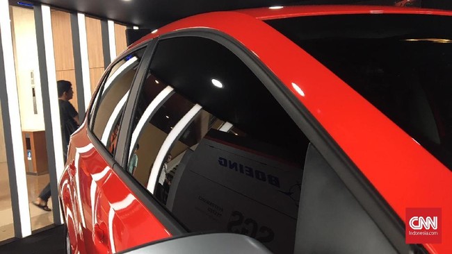Komponen karet-karet pada kaca jendela mobil merupakan area penumpukkan debu yang bisa bikin power window kesulitan bekerja normal.