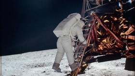 Detik Tegang Misi Apollo 11, 50 Tahun Jejak Manusia di Bulan