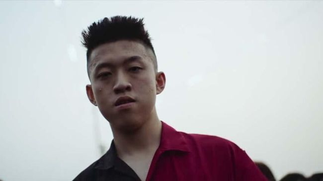 Rapper Rich Brian memberi kejutan dengan mengunggah teaser kolaborasi bersama Chung Ha, Senin (30/9) waktu setempat.