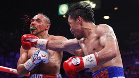 FOTO: Pacquiao Rebut Gelar WBA Super di Usia 40