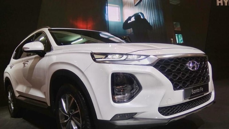 Jika Anda dan keluarga datang ke event Gaikindo Indonesia International Auto Show (GIIAS), sempatkanlah mampir ke booth Hyundai.