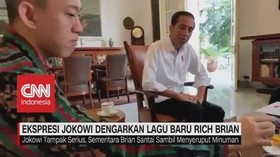VIDEO: Ekspresi Jokowi Dengarkan Lagu Baru Rich Brian