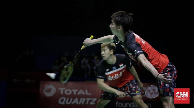 Kevin Sanjaya/Marcus Gideon menang 21-14, 22-24, dan 21-15 atas ganda putra Malaysia Aaron Chia/Soh Wooi Yik pada babak perempat final Japan Open 2019
