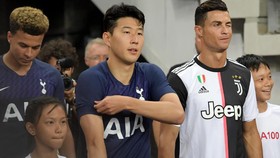 Momen Ronaldo Undang Fan Cilik ke Bangku Cadangan Juventus