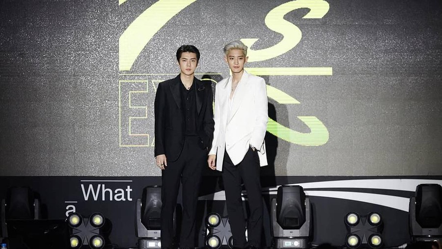 Petugas bandara Vietnam langsung dipecat dan ditahan setelah menyebarkan foto paspor dua personel EXO yaitu Chanyeol dan Sehun.