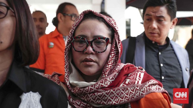 Polisi mengaku telah menyerahkan kembali berkas perkara komedian Nunung ke Kejati DKI Jakarta setelah sebelumnya dinyatakan tidak lengkap atau P19.