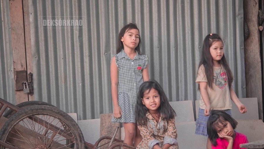 Parodi video musik BLACKPINK versi low budget ala Deksokrao.