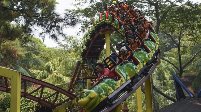 Saham sektor pariwisata terpukul paling dalam dibandingkan saham konsumer, perbankan, atau konstruksi di tengah pandemi corona.