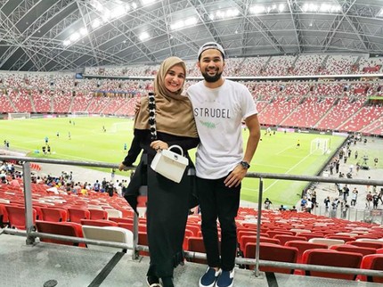 6 Potret Romantis Teuku Wisnu Ajak Shireen Sungkar Liburan