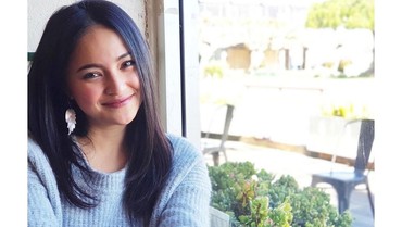img-title Marshanda Unggah Foto Latihan Nyanyi di Kamar Tidur