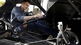 FOTO: Supercar Bertenaga 'Dengkul' Curi Perhatian di Polandia Andrzej Burek membangun supercar impiannya yaitu Mercedes SLS AMG dengan sistem mekanis sepeda kayuh.
