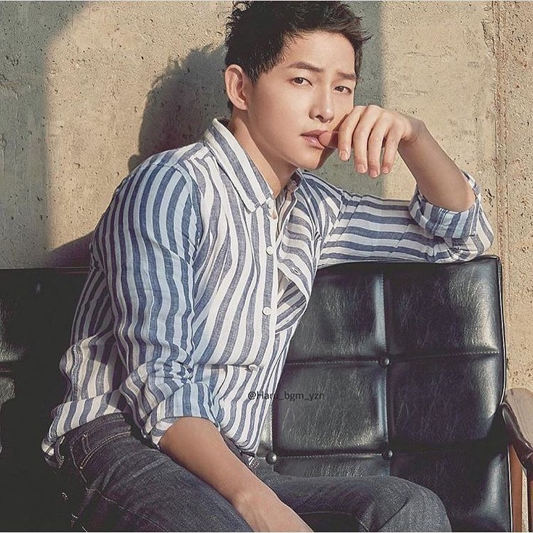 7 Potret Song Joong Ki, Duda Song Hye Kyo yang Penuh Pesona Song Joong Ki resmi menyandang status duda pada Senin (22/7), meski statusnya berubah, ketampanan pria 33 tahun ini tetap mampu bikin wanita terpesona.