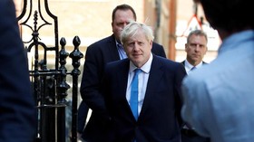 Boris Johnson Pernah Kritik Klub Inggris soal Upah Pegawai