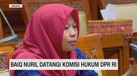 VIDEO: Baiq Nuril Datangi Komisi Hukum DPR RI