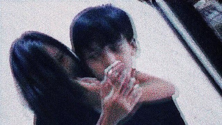 7 Potret Kemesraan Jefri Nichol & Shenina Cinnamon Jefri Nichol ditangkap karena kasus narkoba. Hal itu membuat netizen mengomentari Instagram mantan kekasih, Shenina Cinnamon. Berikut 7 potret kemesraan mereka.