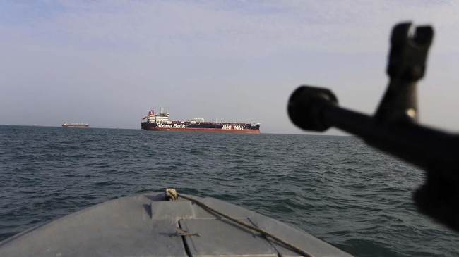Pemerintah Iran memperingatkan Amerika Serikat tidak melakukan upaya lain untuk menahan kapal tanker Grace 1 yang telah kembali berlayar setelah disita Inggris.