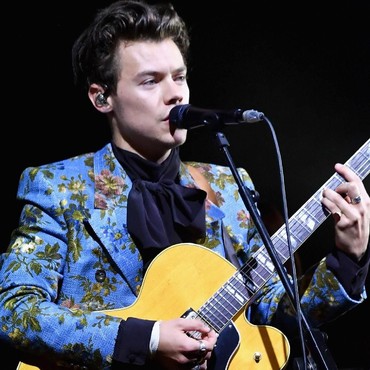 Harry Styles Siap Rilis Video Klip 'Watermelon Sugar'