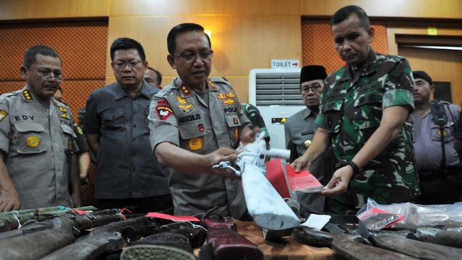 Kabid Humas Polda Jambi menyatakan bungker yang ditemukan di rumah pemimpin SMB sudah kosong, selain itu ditemukan pula sabu dan alat isapnya.