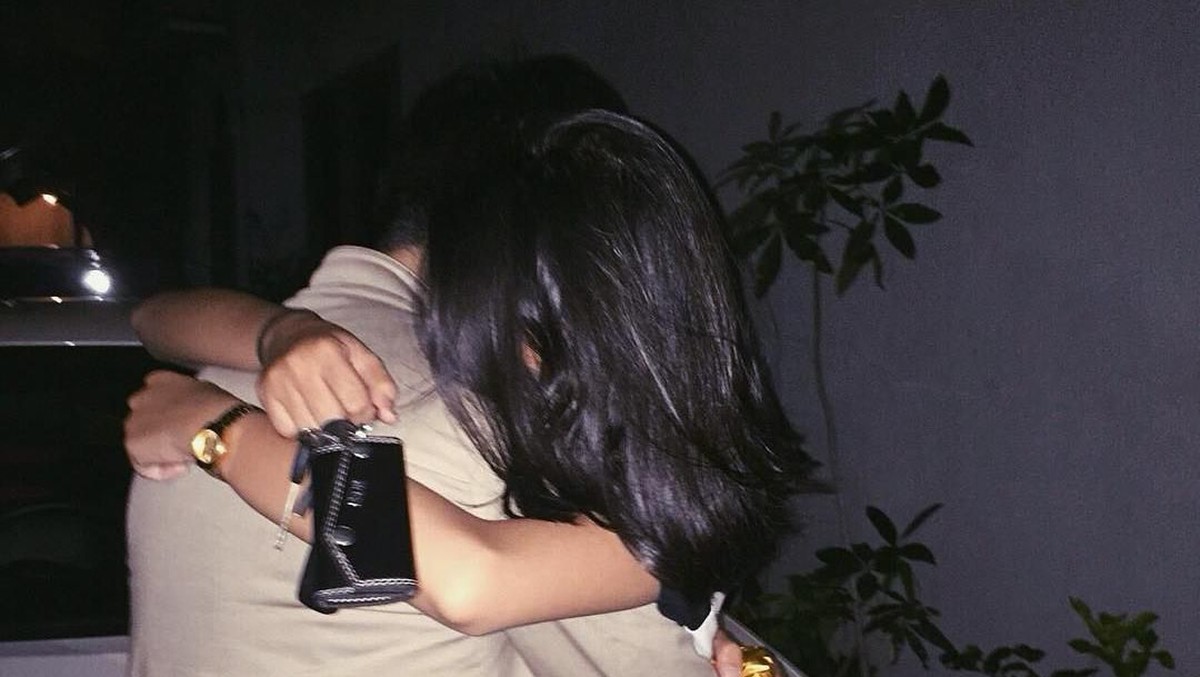 Jefri Nichol ditangkap karena kasus narkoba&period; Hal itu membuat netizen mengomentari Instagram mantan kekasih&comma; Shenina Cinnamon&period; Berikut 7 potret kemesraan mereka&period;