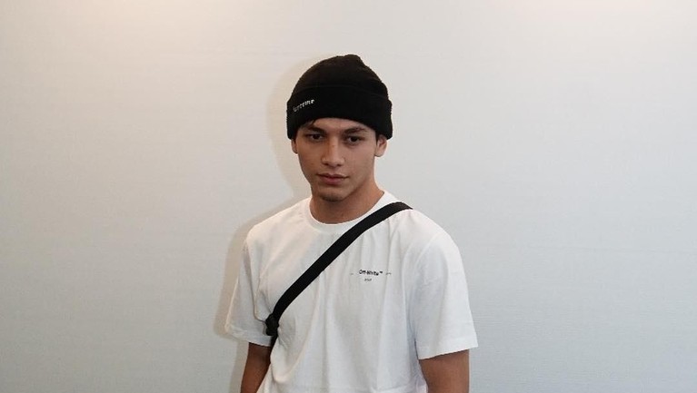 Intip 6 Potret Jefri Nichol Sebelum Ditangkap Karena Narkoba Beberapa potret Jefri Nichol tepat sebelum ditangkap oleh Kepolisian karena kasus narkoba