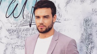 Detik-detik Jenazah Liam Payne Dibawa Ambulans Usai Tewas Jatuh dari Balkon Hotel