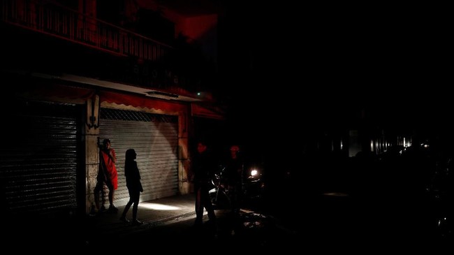 Jaringan listrik di sejumlah wilayah di Venezuela kini berangsur pulih. Sementara di sejumlah tempat warga masih menunggu pemulihan sambungan listrik.