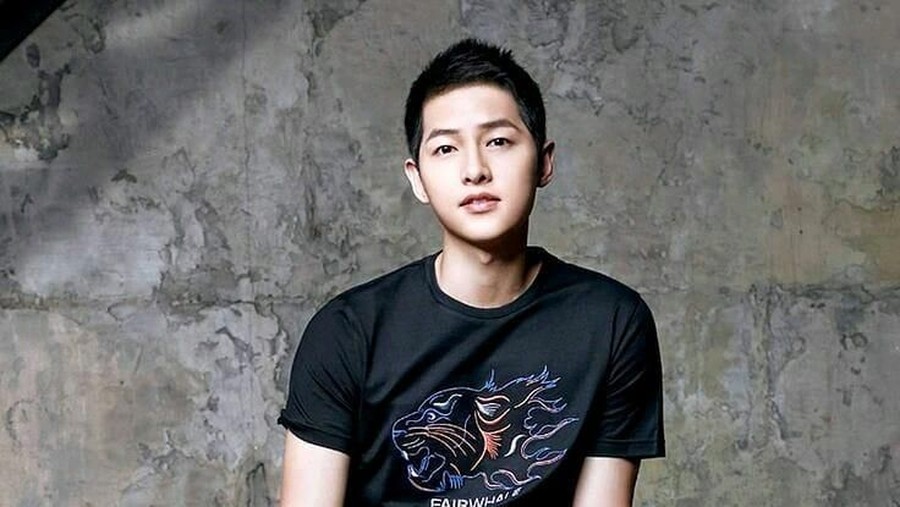 1. Drama Pertama Song Joong Ki Usai Wamil Drama yang pernah dibintangi Song Song couple ini hanya tinggal kenangan, berikut fakta menarik dibalik serial drama ini.