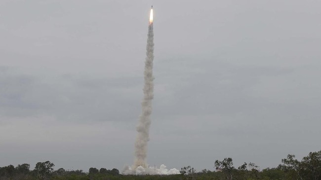 Korsel mengumumkan dapat mengembangkan roket luar angkasa berbahan bakar padat untuk satelit mata-mata.