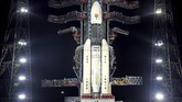 FOTO: India Luncurkan Roket Chandrayaan-2 ke Bulan India akhirnya sukses meluncurkan roket Chandrayaan-2 dengan mulus pada Senin (22/7) setelah sempat tertunda pada Senin (15/7) silam.