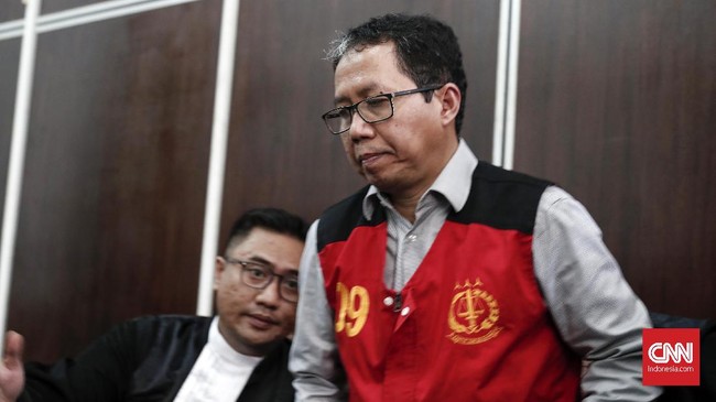 Manajer Persib Bandung Umuh Muchtar menilai mantan Ketua Umum PSSI Joko Driyono beruntung hanya dihukum 1,5 tahun penjara.