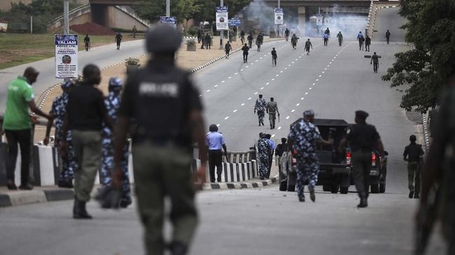 Amnesty International Sebut Pedemo Ditembak Mati di Nigeria Amnesty International mengatakan ada sebuah bukti laporan yang mengungkap pasukan keamanan di Lagos, Nigeria telah menembak mati demonstran.