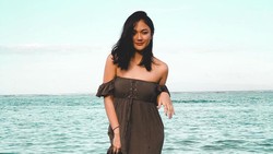 6 Pesona Marion Jola Si Seksi Bersuara Merdu