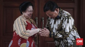 Prabowo Hadiahi Mega Lukisan Bung Karno Menunggang Kuda